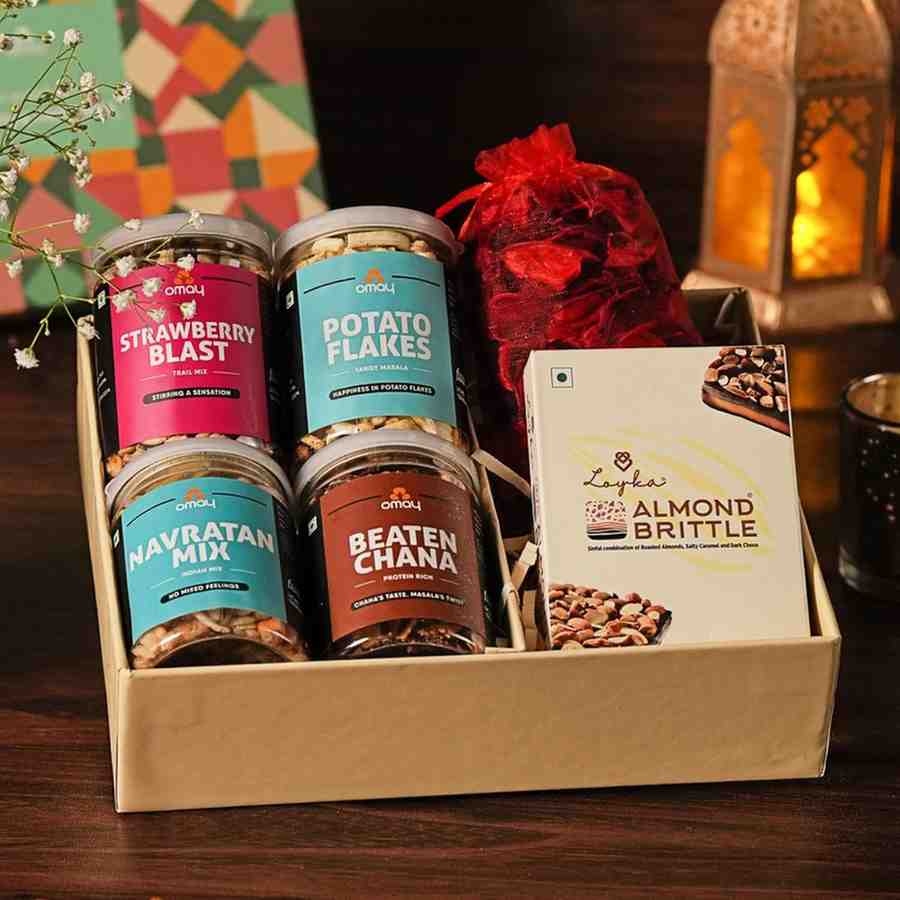 Omay Foods Wonderful Delights Diwali Gift Box I Dry-Fruits | Healthy Snacks | Tea